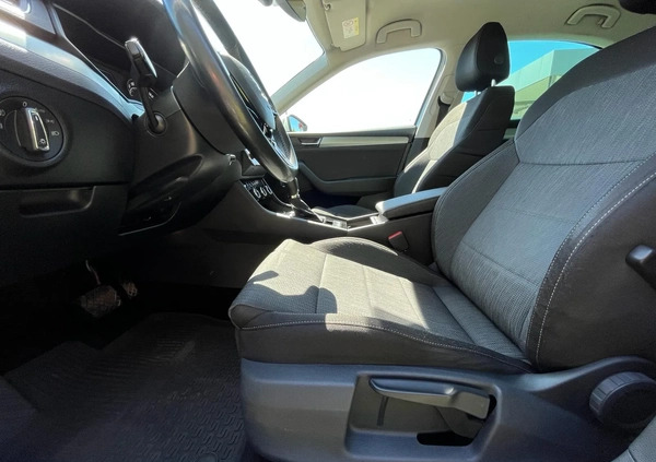 Skoda Superb cena 82900 przebieg: 125000, rok produkcji 2019 z Elbląg małe 436